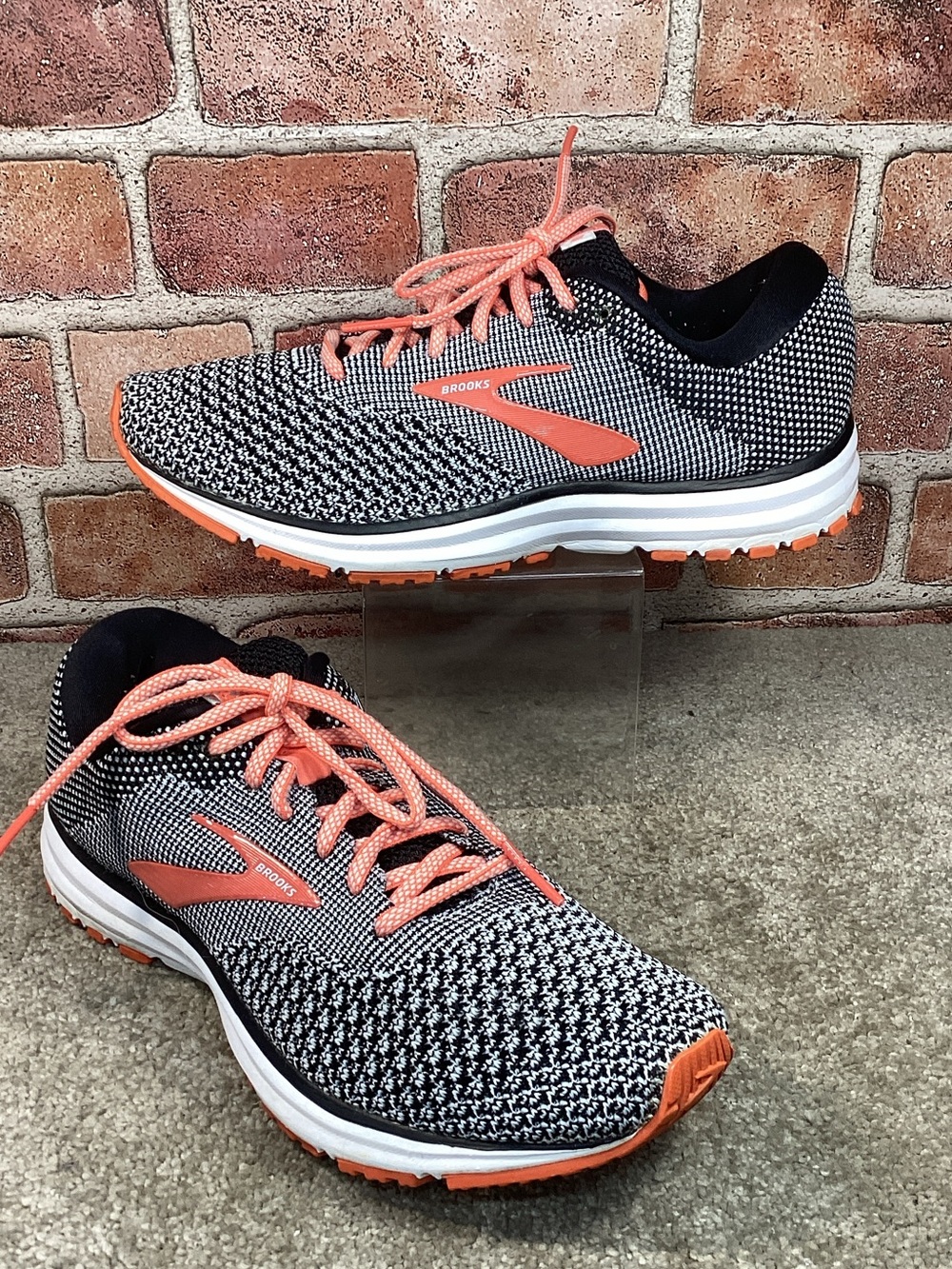 Brooks Revel 2 women’s running shoes sneakers size 8.5